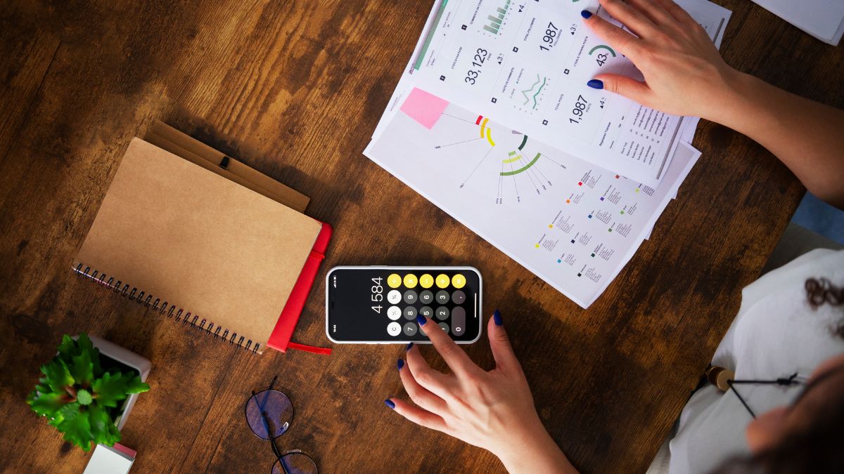 Hobo.Video - 5 Ways to Reduce CAC With Ecommerce Service Integrations -representation of cost control