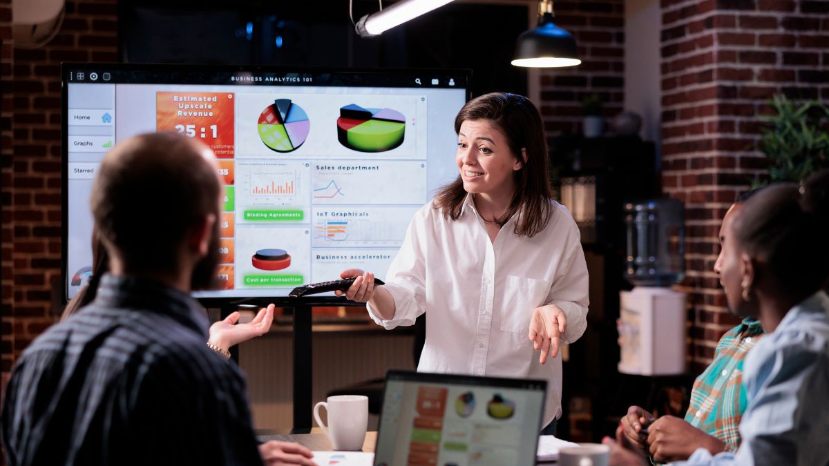 Hobo.Video - What is Inbound and Outbound Marketing - Marketing Concept