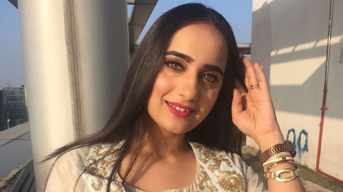 Hobo.Video-Kusha Kapila Biography: From Social Media Star to Brand Influencer -Elegant Portrait