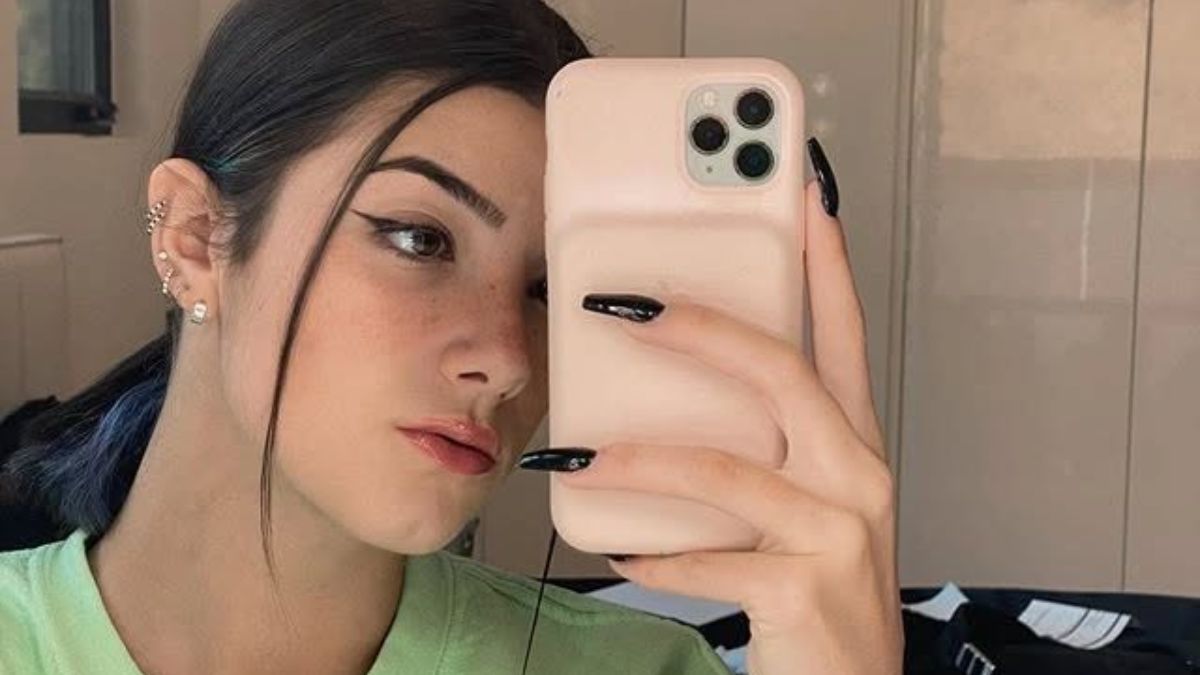 Hobo.Video - Top 20 Female TikTok Influencers in 2025 - Charli D’Amelio