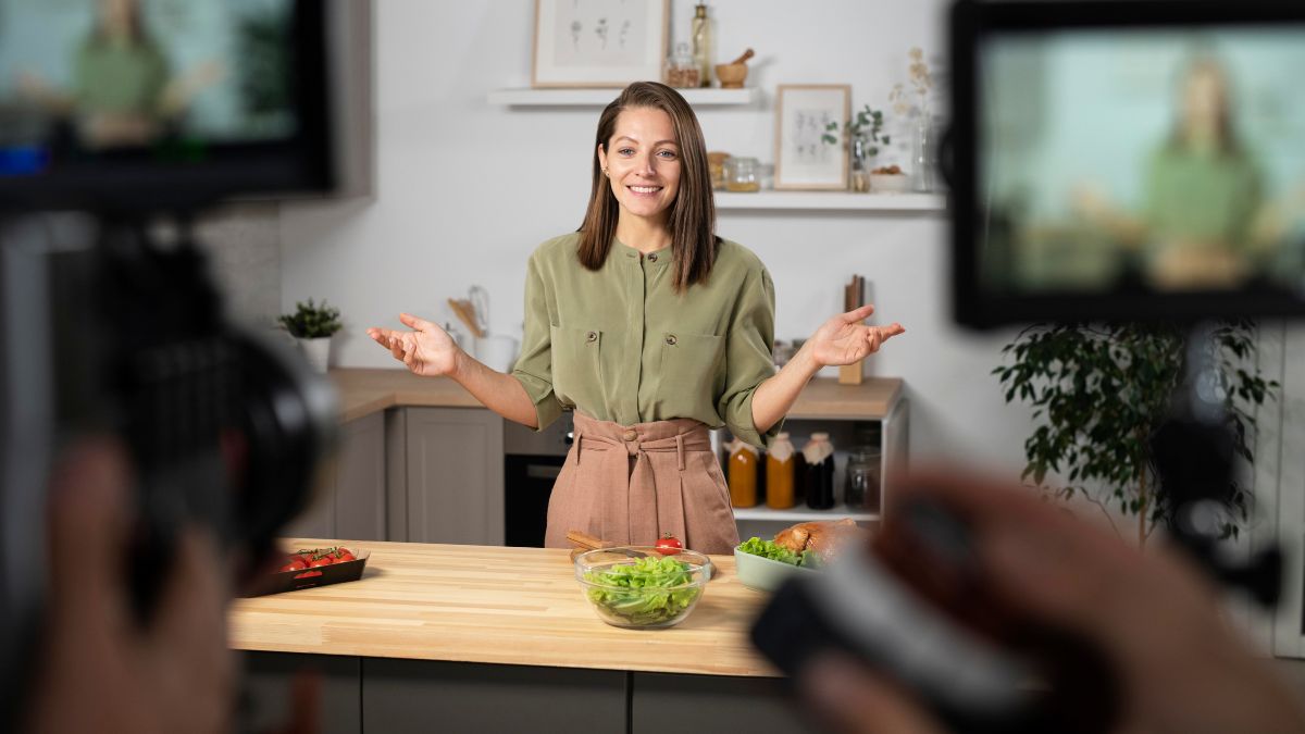 Hobo.Video - Top Cooking YouTube Channels in India You Should Follow - YouTuber making cooking video