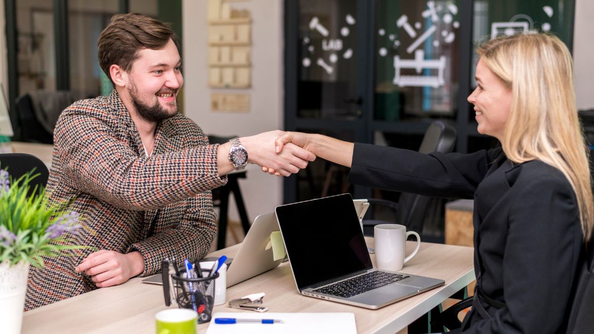 Hobo.Video - Personal Selling Strategies - Founder Interaction