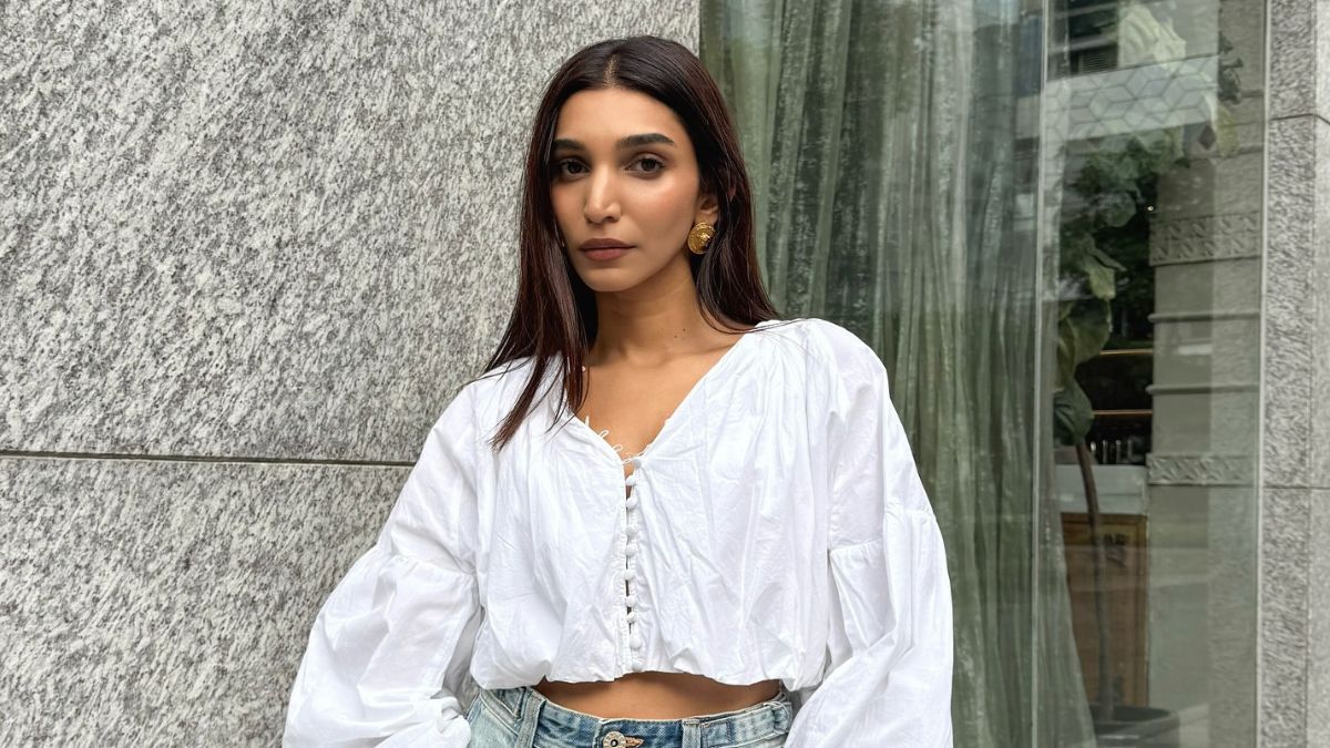 Hobo.Video - Juhi Godambe - Fashion Influencer