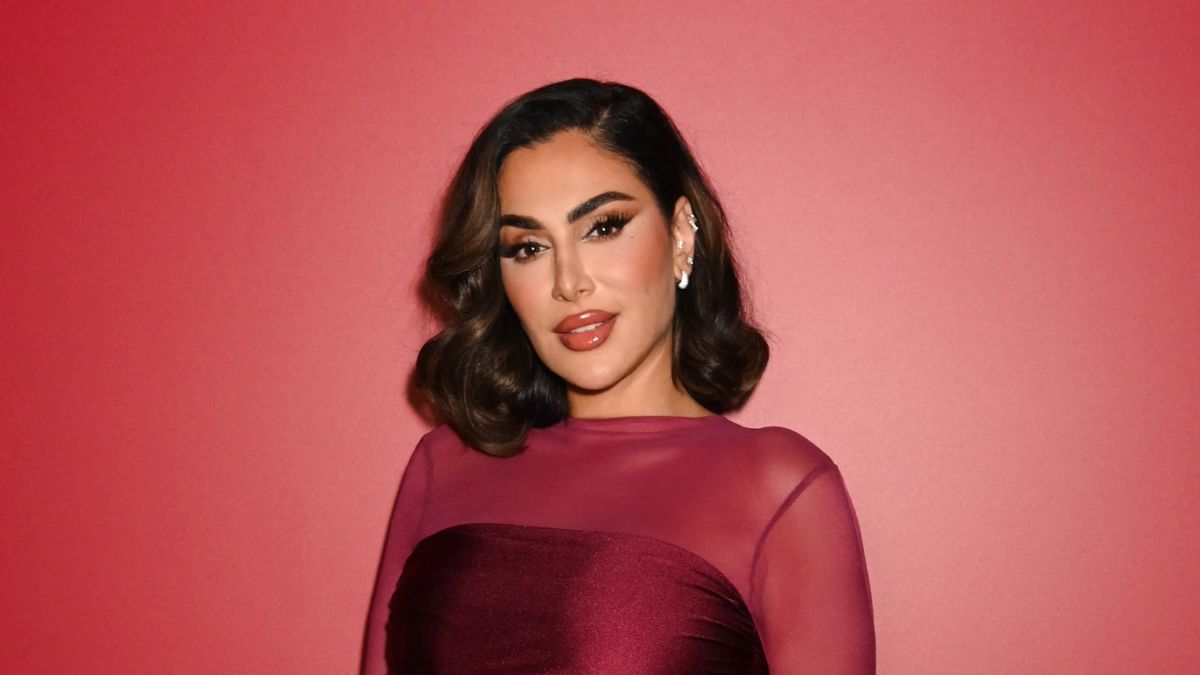 Hobo.Video - Huda Kattan: The Beauty Influencer Who Changed the Industry - Beauty Icon