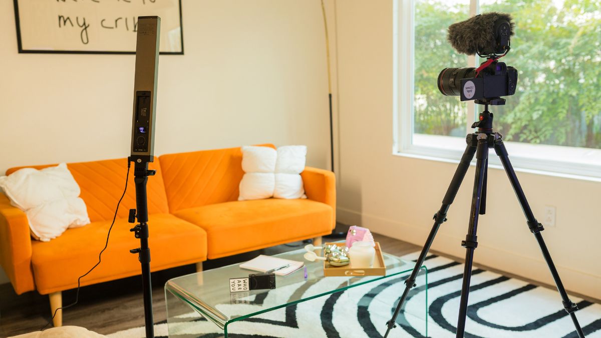 Hobo.Video- Which services help me track influencer campaign ROI accurately? marketing