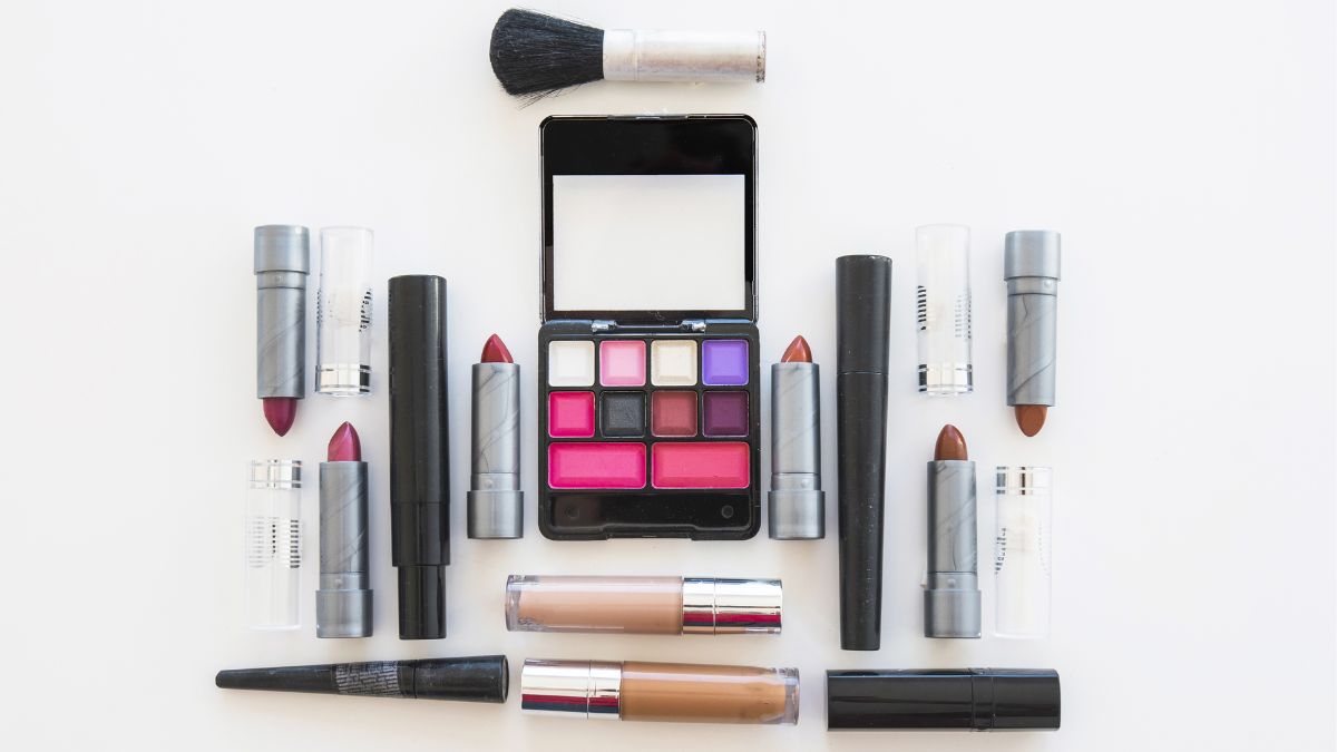 Hobo.Video- How MAC Cosmetics Built a Global Marketing Machine. Beauty brand.