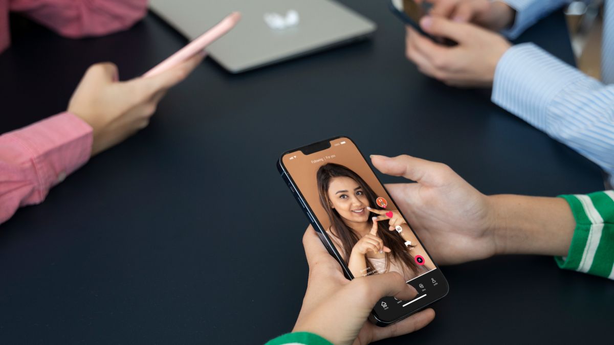 Hobo.Video-Why Instagram Story Viewer Hack Videos Are Misleading-Guide for the audience