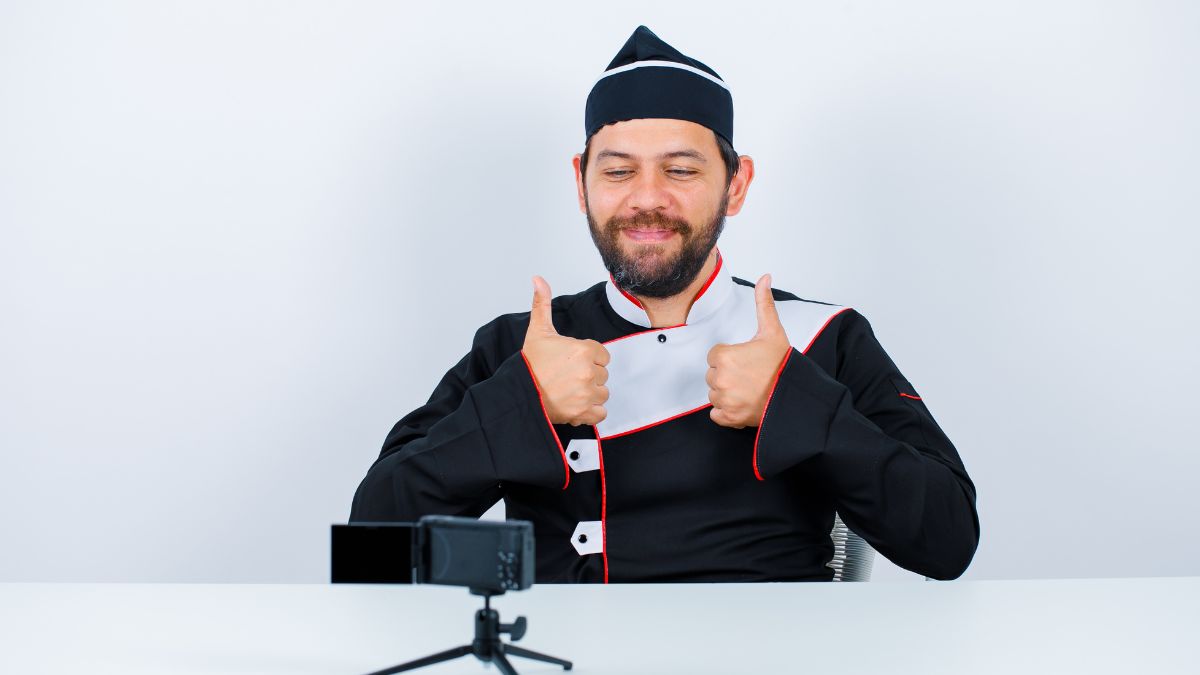 Hobo.Video-Andrew Schulz: The Comedian Taking Over YouTube-Information for the audience