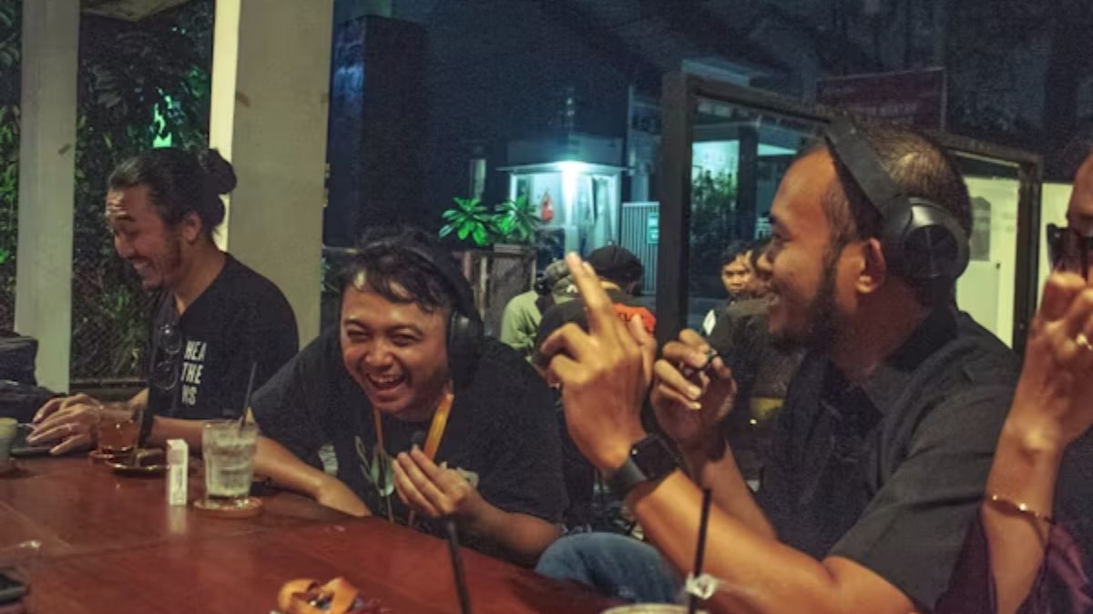 Hobo.Video- 150 Friends & Family Instagram Captions for Everyday Moments.