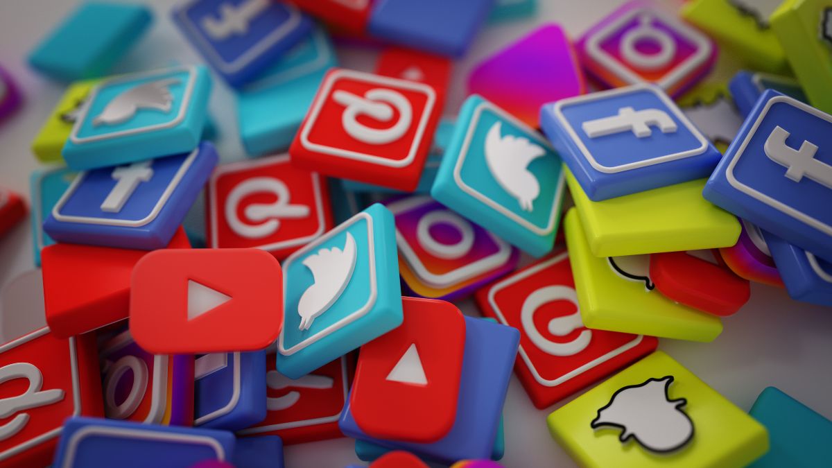 Hobo.Video – What Is Social Media Digital Signage? Complete Guide with Benefits, Use Cases & Best Practices (2026) – Digital Signage