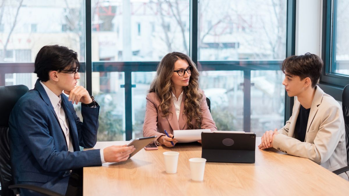 Hobo.Video – B2B Customer Interviews: Turn One Interview Into 10 Pieces of UGC – Customer Interviews