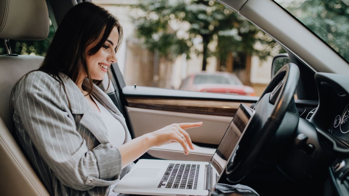 Hobo.Video - 30 Top Automotive Bloggers You Should Follow in 2026 - Automotive Bloggers