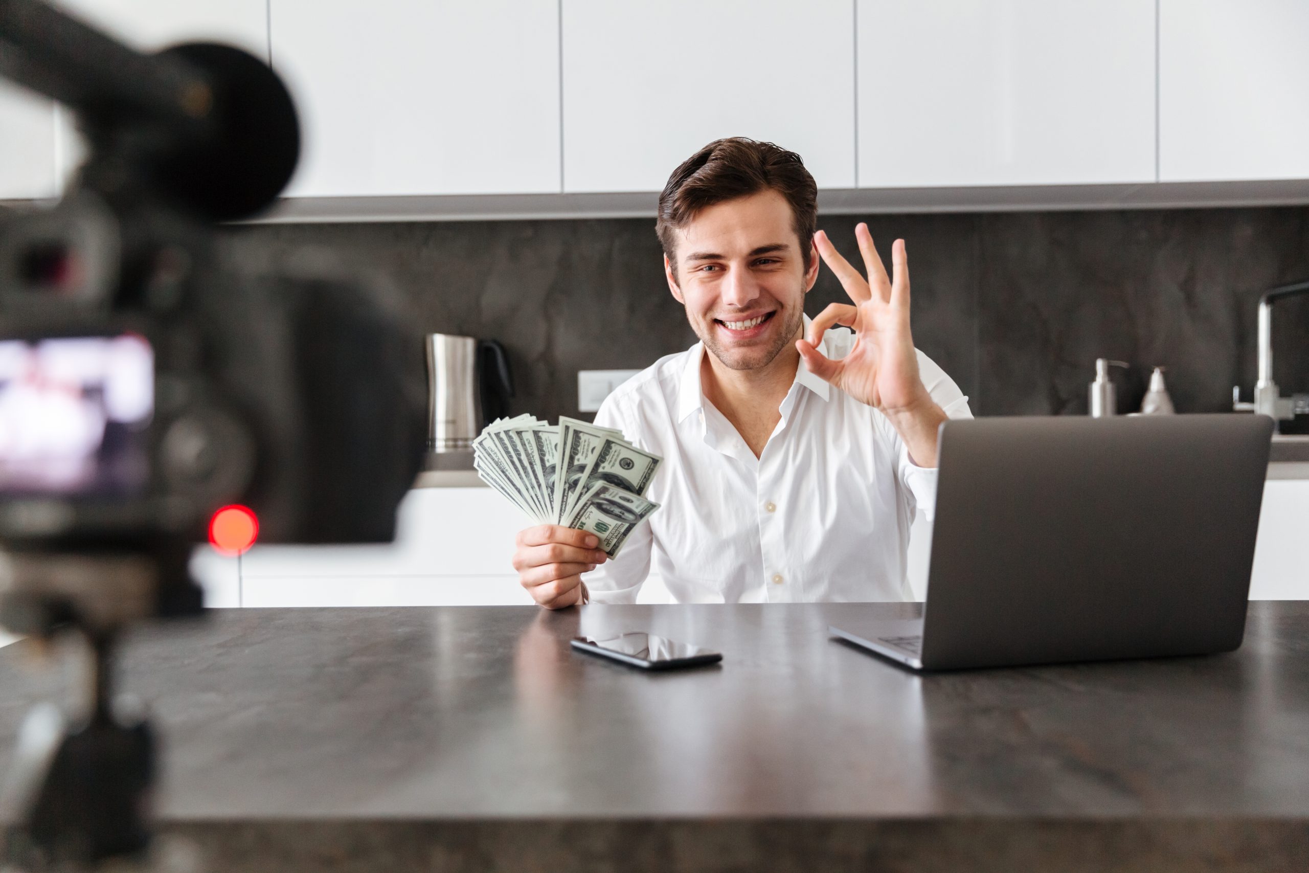 Hobo.Video- free youtube money calculator- youtube revenue