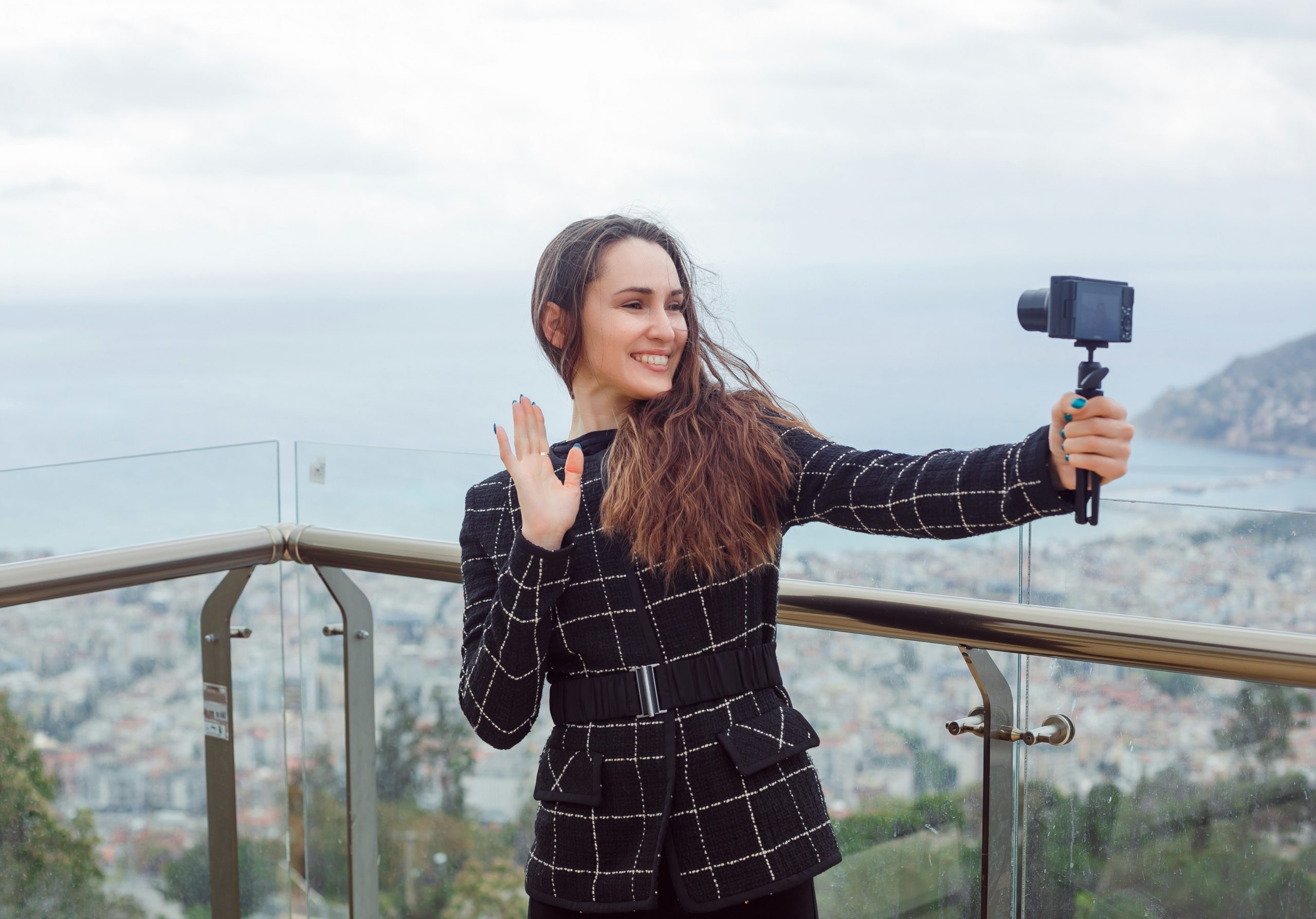 Hobo.Video- Top female influencers in Dubai- female influencer.