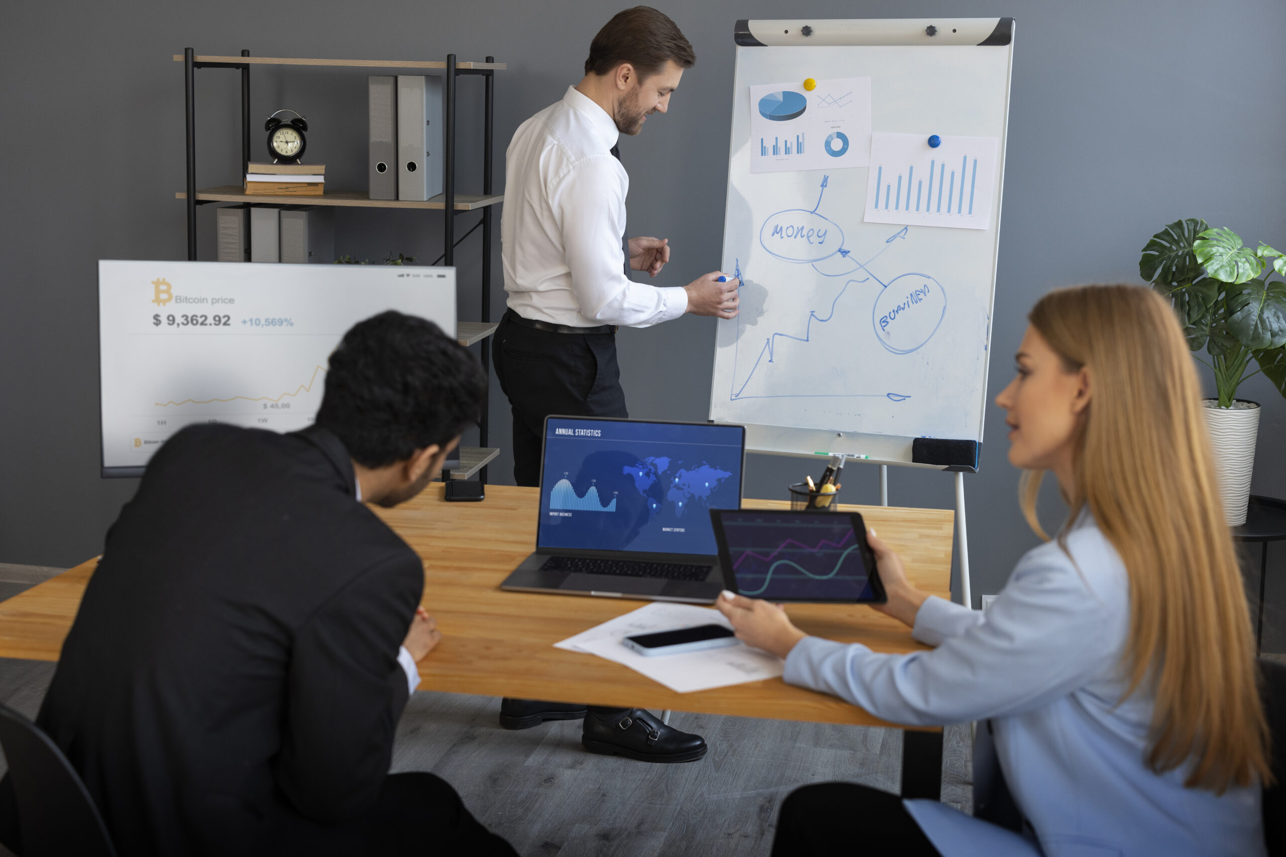 Hobo.Video- marketing reporting for CMOs