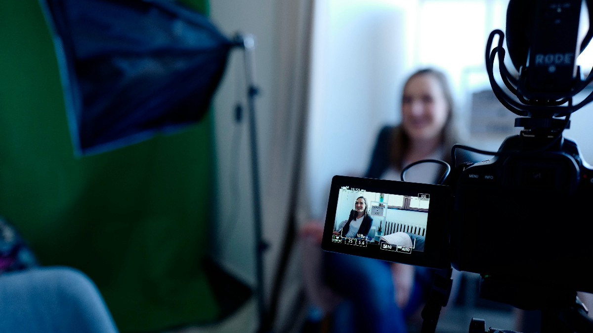 Hobo.Video-Top 3 Alternatives to Digital Planet For Celebrity Influencer Marketing and Endorsement in 2025-image shows an influencer