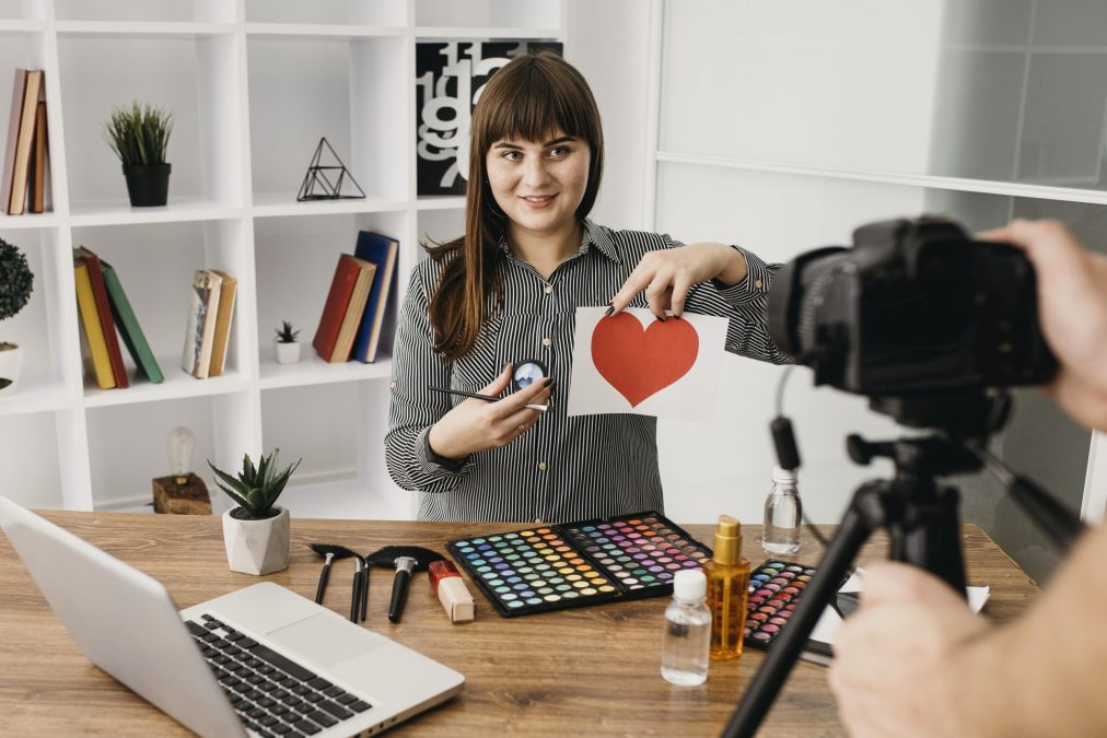 Hobo.Video-Top 6 Alternatives to Influencer Connect For UGC Videos in India in 2025- image shows an makeup influencers