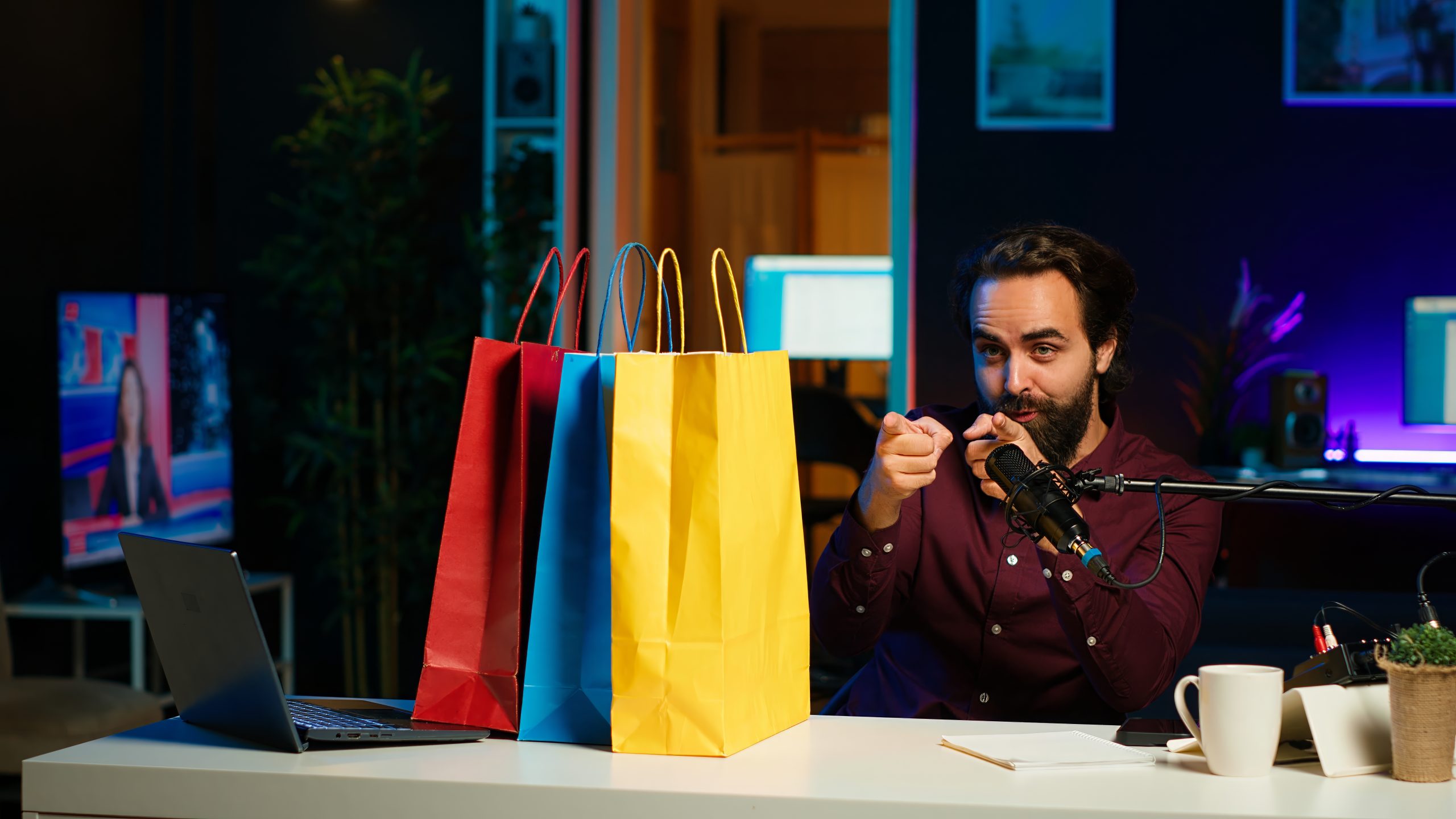 Hobo.Video - Case Study: How a D2C Brand Scaled with Podcast Ads - Studio Mic